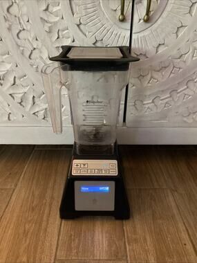 Blendtec ES3 Total Blender Professional Black 1560 Watts 32 oz 526 Cycles
